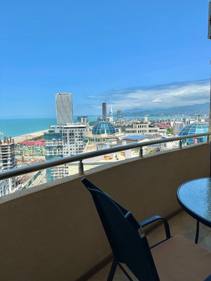 公寓 Beautiful With Terrace And Sea View 巴统